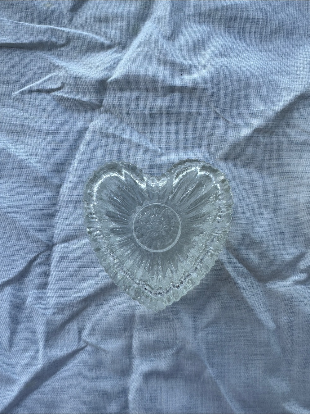 Vintage clear cut glass heart-shaped trinket dish / ring holder